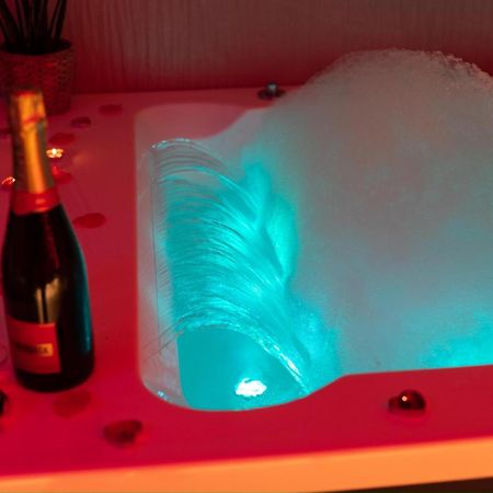 Chiaro Di Luna マルゲリータ・ディ・サヴォイア エクステリア 写真